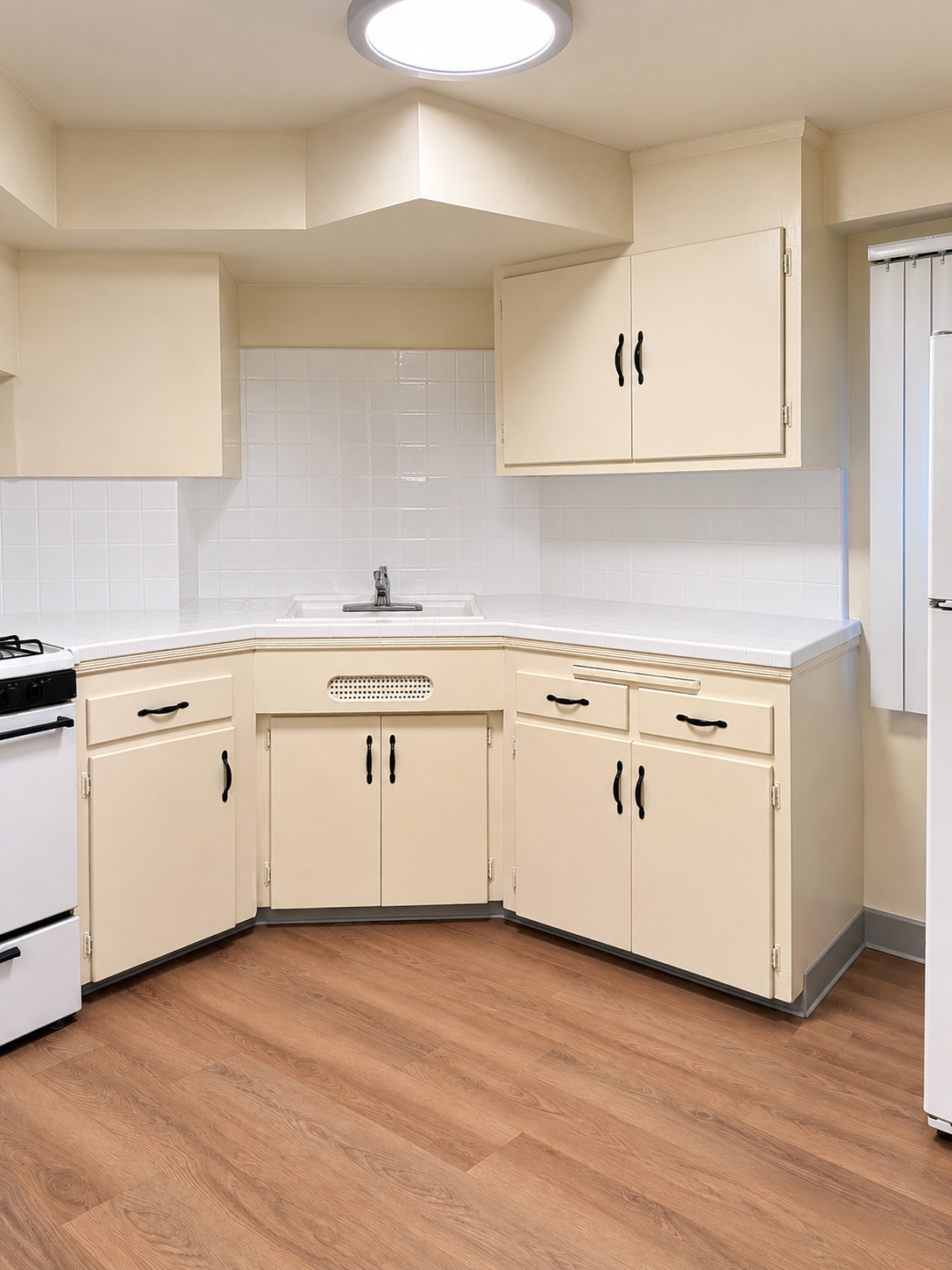 Clean Retro Kitchen Corner_edited